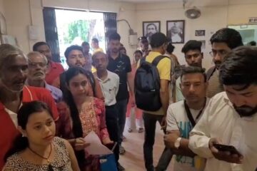सिलगढी प्रहरीले ४४ जनालाई हराएको मोबाइल बुझायो