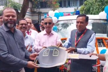 पञ्जाब नेशनल बैंकले सिलिगुडी जिल्ला अस्पताललाई शववाहन दान गर्‍यो