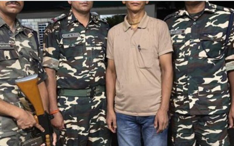 पानी ट्याङ्कीबाट बङ्गलादेशी नागरिक पक्राउ