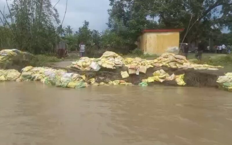 गंगा कटानलाई लिएर विधायक समर मुखर्जीले केन्द्र र राज्य सरकारको आलोचना गरे