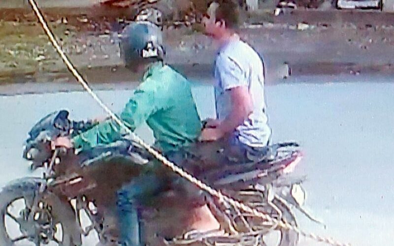 महिलाको घिच्रोदेखि गहन लुट