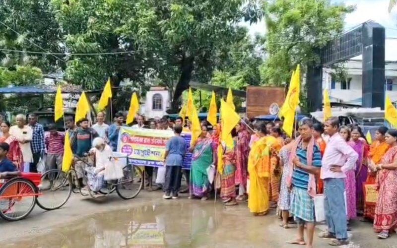 पश्चिम बंगाल राज्य अपाङ्ग संघले विभिन्न मागहरू सम्बोधन गर्दै बीडीओलाई ज्ञापनपत्र बुझायो