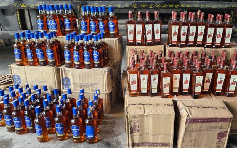 जलपाईगुडीमा विशेष नाका चेकिङको क्रममा ठूलो मात्रामा विदेशी मदिरा बरामद, दुई युवा पक्राउ