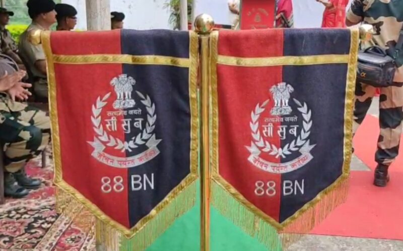 रक्षाबंधन के दिन बंगालियों पर अत्याचार के खिलाफ मालदा में तृणमूল युवा कांग्रेस का धरना प्रदर्शन 