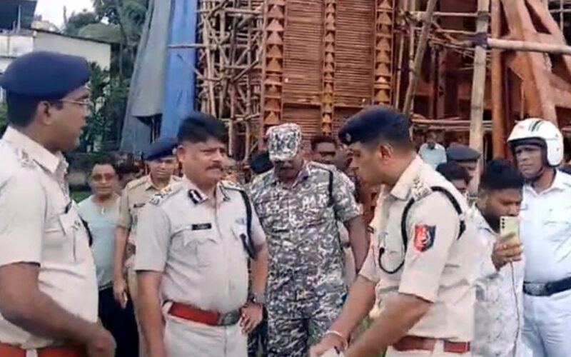 पुलिस कमिश्नरद्वारा सिलगढ़ीमा पूजा पण्डालहरूको निरीक्षण