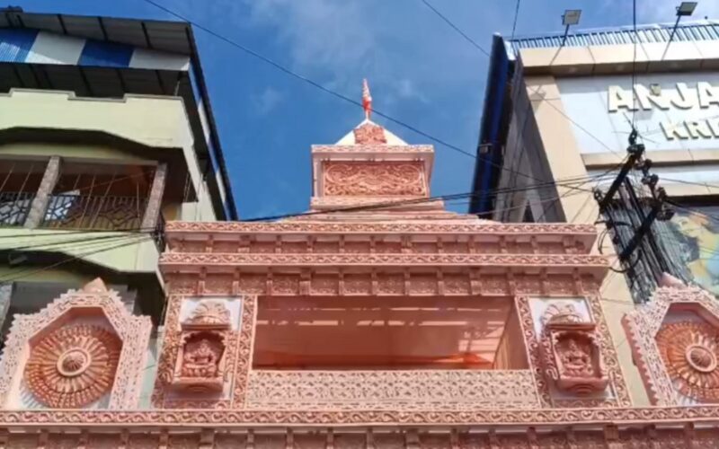 नादियाको कृष्णनगरमा बुढी माँ जगधात्री पूजाको भव्य समारोहमा लाखौं भक्तजनको भिड लागेको थियो