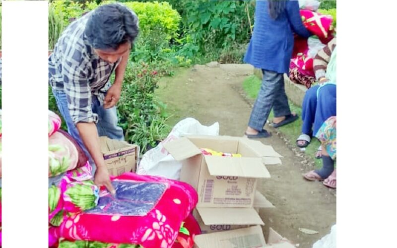 दार्जीलिङ चियाकमान मजदुर युनियनद्वरा राहत वितरण