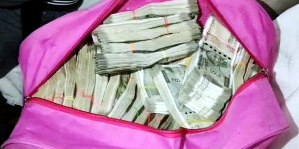 पुलिस अभियानमा नगद राशि जफत