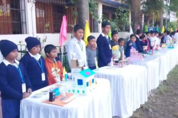 नेताजी बॉयज प्राथमिक विद्यालयमा विज्ञान मोडेल प्रदर्शनी: विद्यार्थीहरूले हस्तनिर्मित मोडेलहरू प्रदर्शन गरे