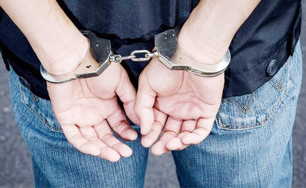 मोर्फिनसहित विद्यार्थी नेता पक्राउ