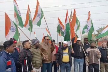 बंगलादेशमा अल्पसंख्यकहरूमाथि भएको अत्याचारको विरोधमा फुलबारी सीमामा भाजपाले हिंसात्मक विरोध प्रदर्शन गर्‍यो, ट्रकहरू रोकिए सिलगढी