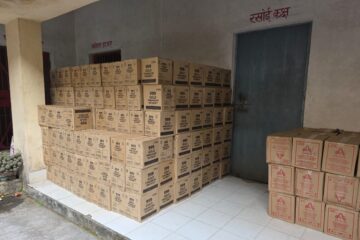 गिरिडीहमा प्रहरीको ठूलो कारबाही: लक्जरी एसयूभी र पानीको क्यानबाट २९ लाख रुपैयाँ बराबरको अवैध मदिरा जफत