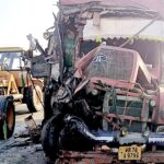 दुई ट्रकको मुखामुखी ठक्कर