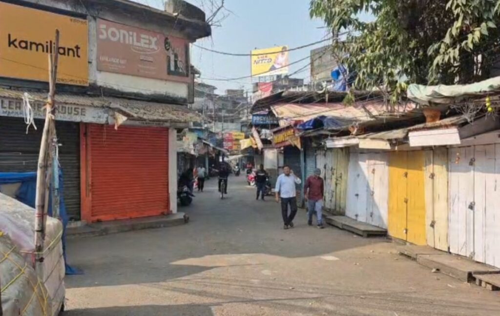 सिलगढी: देशव्यापी हड्तालको मिश्रित प्रभाव, परीक्षाका कारण यातायात सेवाहरू पुनःस्थापित