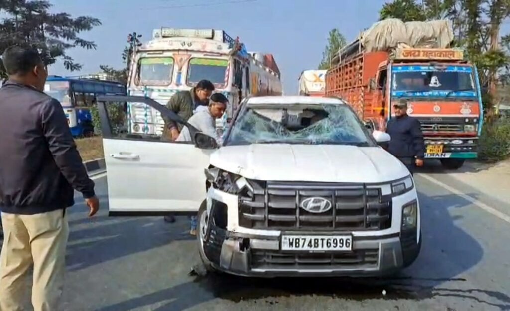 सड़क दुर्घटनामा शिक्षकहरू घाइते