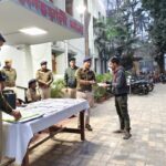 जलपाईगुडी प्रहरीको ठूलो सफलता: २६ वटा चोरी र हराएका मोबाइल फोनहरू बरामद गरी मालिकलाई फिर्ता गरियो