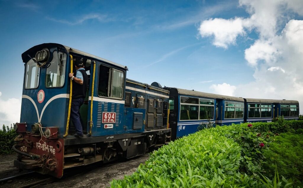 144 वर्षको कीर्तिमान तोड्दै टोय ट्रेन