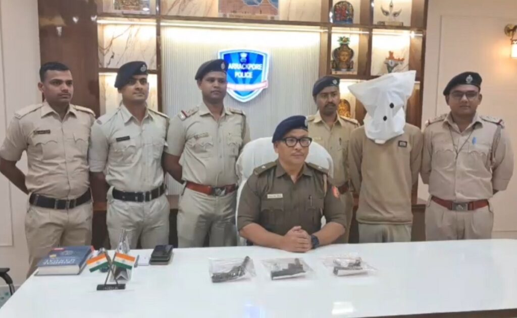 भाटपाडामा फेरि हतियारको भण्डार बरामद भएको छ; प्रहरीले एक जनालाई पक्राउ गरेको छ, र अन्य दुई जनाको खोजी भइरहेको छ