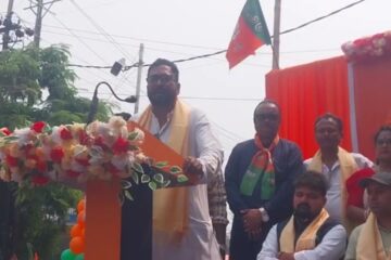 सिलगढी: उत्तर बंगालमा परिवर्तनको आह्वान गर्दै भाजपाको ‘परिवर्तन यात्रा’ को लागि भीड जम्मा भयो