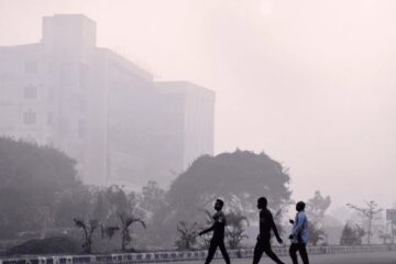 बंगालमा मौसम परिवर्तन: दक्षिण बंगालका १० जिल्लामा मेघगर्जन र चट्याङसहित वर्षाको चेतावनी