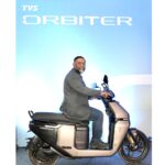 TVS ले Orbiter V1 इलेक्ट्रिक स्कुटर लन्च गर्‍यो; नयाँ ब्याट्री सब्सक्रिप्शन मोडेलको साथ मूल्यहरू रु ४९,९९९ बाट सुरु हुन्छ