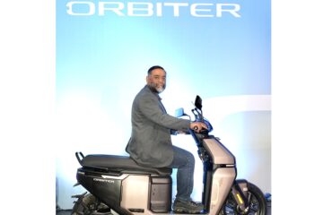 TVS ले Orbiter V1 इलेक्ट्रिक स्कुटर लन्च गर्‍यो; नयाँ ब्याट्री सब्सक्रिप्शन मोडेलको साथ मूल्यहरू रु ४९,९९९ बाट सुरु हुन्छ