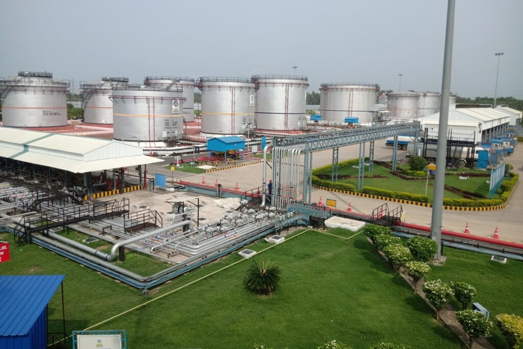 BPCL ले पश्चिम बंगालका सबै क्षेत्रमा लगातार इन्धन र LPG को आपूर्ति सुनिश्चित गर्ने प्रतिबद्धता जनाएको छ, साथै जनतालाई आतंकित भएर किनमेल नगर्नको लागि अनुरोध गरेको छ