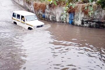 अत्यधिक वर्षाले सिलगढ़ी जलमग्न