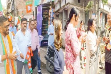 जनसम्पर्क प्रतिस्पर्धामा स्कूटरम्यान बनाम मिटिङम्यान