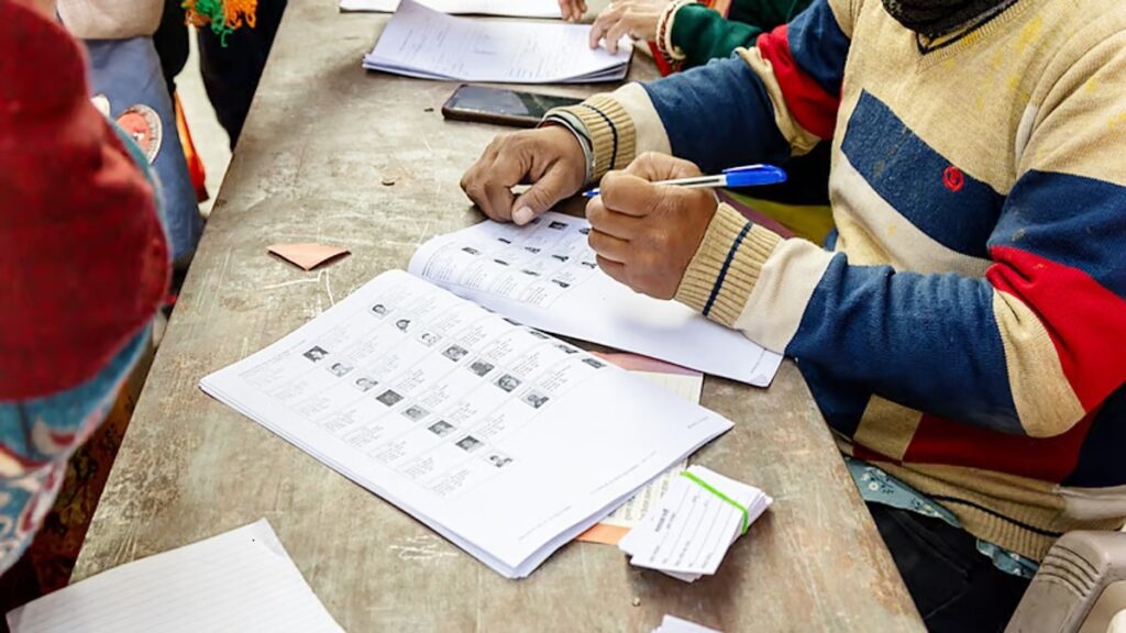 अलिपुरद्वारका दुर्गम मतदान केन्द्रमा वेब कास्टिङबारे बैठक