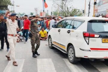 एसआईआरको संशोधित सूचीमा नाम हटाइएको विरोधमा राष्ट्रिय राजमार्ग अवरोध