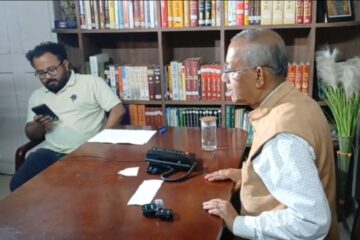 सिलगढी: ‘टक टु मेयर’ प्रतिबन्ध पछि गौतम देवको नयाँ चाल; घरबाट ‘टक टु गौतम’ कार्यक्रम सुरु