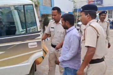 मुर्शिदाबादमा दुईवटा हतियार र तीनवटा जीवित कारतूससहित युवक पक्राउ; मालदा समसेरगंज