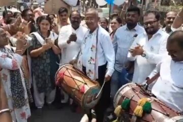 सिलगढी: ढोलको तालमा गौतम देव चुनावी मैदानमा प्रवेश गरे