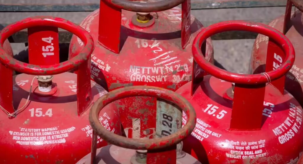 एलपीजी डिजिटल हुँदैछ: ९५% एलपीजी बुकिङ अनलाइनसँगै, MoPNG ले निर्बाध आपूर्ति सुनिश्चित गर्दछ र जिम्मेवार प्रयोगलाई आग्रह गर्दछ