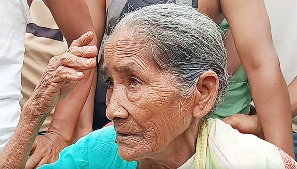 भाजपालाई मतदान गर्न केन्द्रीय सुरक्षाबलको दबाउ? विरोध गरेपछि वृद्धालाई कुटपिट