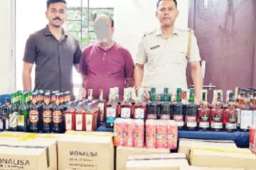 गोदाममा बाकस–बाकस मदिरा भण्डारण