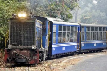 खरसाङमा टोय ट्रेनमार्फत विशेष भ्रमणको आरम्भ