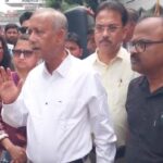 सिलगढी: एलपीजीको अभावबाट पीडित जनता, अवस्थाको मूल्याङ्कन गर्न गौतम देव सडकमा निस्किए