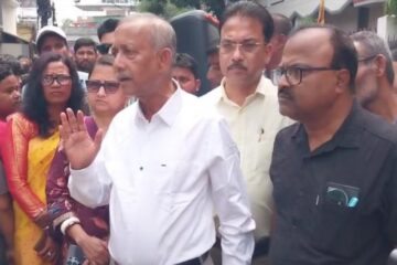 सिलगढी: एलपीजीको अभावबाट पीडित जनता, अवस्थाको मूल्याङ्कन गर्न गौतम देव सडकमा निस्किए