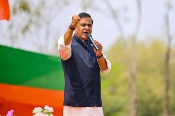 हिमन्तको जय बाङ्गला नाराले स्तब्ध्त नेता-कार्यकर्ताहरू