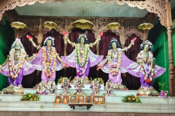 चर्को गर्मीका बीचमा शान्तिको सन्देश, इस्कन श्रीधाममा २१ दिने ‘चन्दन यात्रा महा महोत्सव’ भव्यताका साथ सुरु