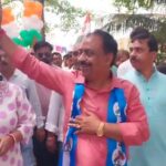 डाबग्राम-फुलबारीका तृणमूल कांग्रेसका उम्मेदवार रञ्जन शील शर्माले नौका घाट क्षेत्रमा घर-घरमा समर्थन खोज्दै जोशका साथ प्रचार गरिरहेका छन्