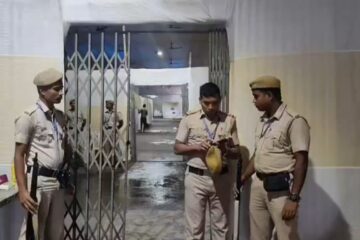 नेताजी इन्डोर स्टेडियमः इभीएम सुरक्षाको ‘फलामको पिंजरे’ मा कैद; प्रशासनले जलजमावको खबरलाई पूर्णतया नक्कली भनेको छ