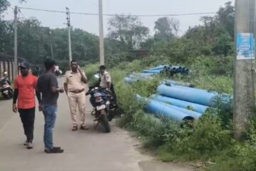 नैहाटी जुट मिल रोडबाट १२ वटा ताजा बम बरामद, क्षेत्रमा भारी तनाव