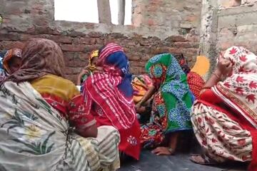 स्वदेश फिर्ताको लागि बंगलादेशीहरू हाकिमपुर सीमामा ओइरिए; कडा कदम चालिएपछि २५० भन्दा बढीलाई होल्डिङ सेन्टरमा पठाइयो