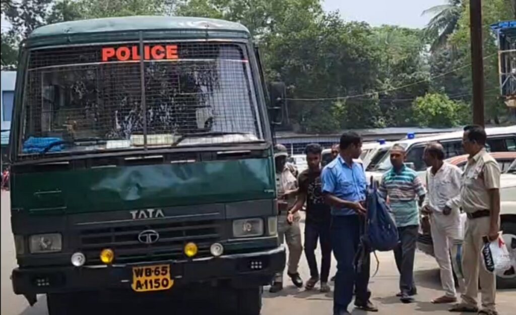 माल्दामा प्रहरीको ठूलो सफलता: तस्करी हुनुअघि नै १.१ मिलियन रुपैयाँ बराबरको नक्कली नोट बरामद, एक पक्राउ