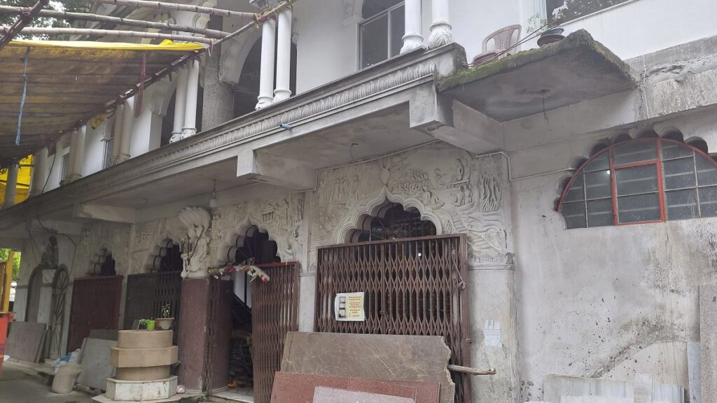देशबन्धुपाडाको गौडिया मठमा राति अबेर चोरी; चोरहरू ३० वटा काँसाका गोपालका मूर्ति र पूजाका भाँडाकुँडा लिएर भागे