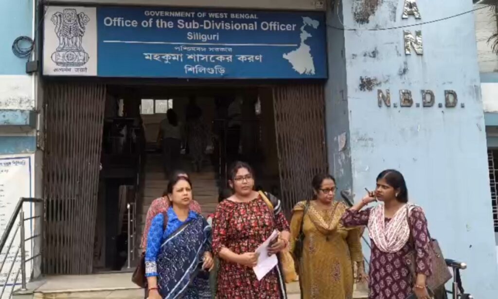 सिलगडी सिलगडी, माटिगारा-नक्सलबारी र फान्सिडेवा क्षेत्रका निर्वाचनकर्मीले पारिश्रमिक तिर्न माग गर्दै