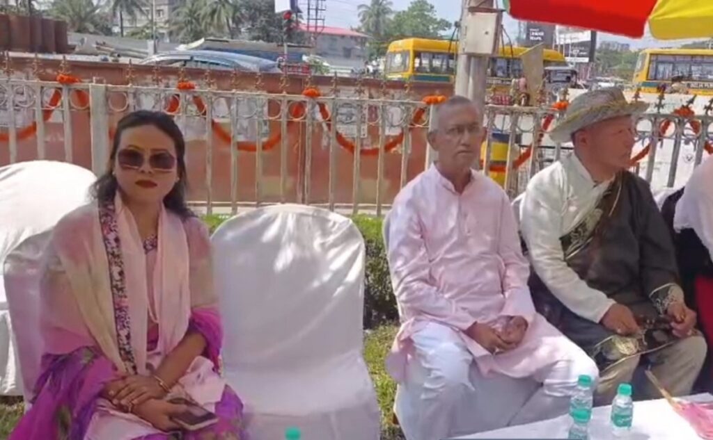 सिलगढीमा ७३ औं सगरमाथा दिवस मनाइयो, मेयर गौतम देवले तेन्जिङ नोर्गे शेर्पालाई श्रद्धाञ्जली अर्पण गरे